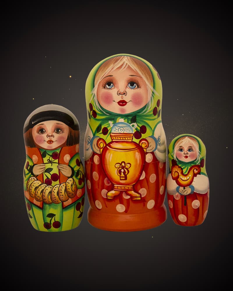 Marusya matryoshka holding a samovar